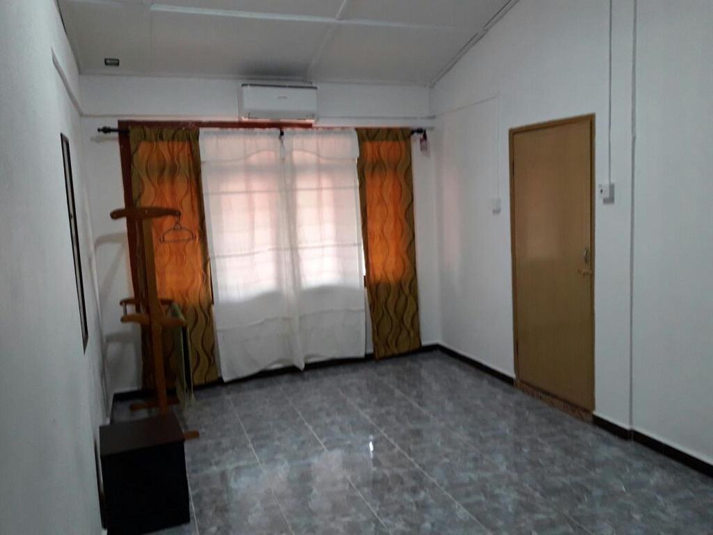 Nur Muslim Homestay At Кота Бару Екстериор снимка