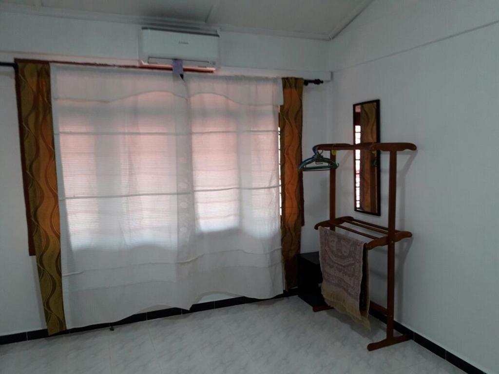 Nur Muslim Homestay At Кота Бару Екстериор снимка