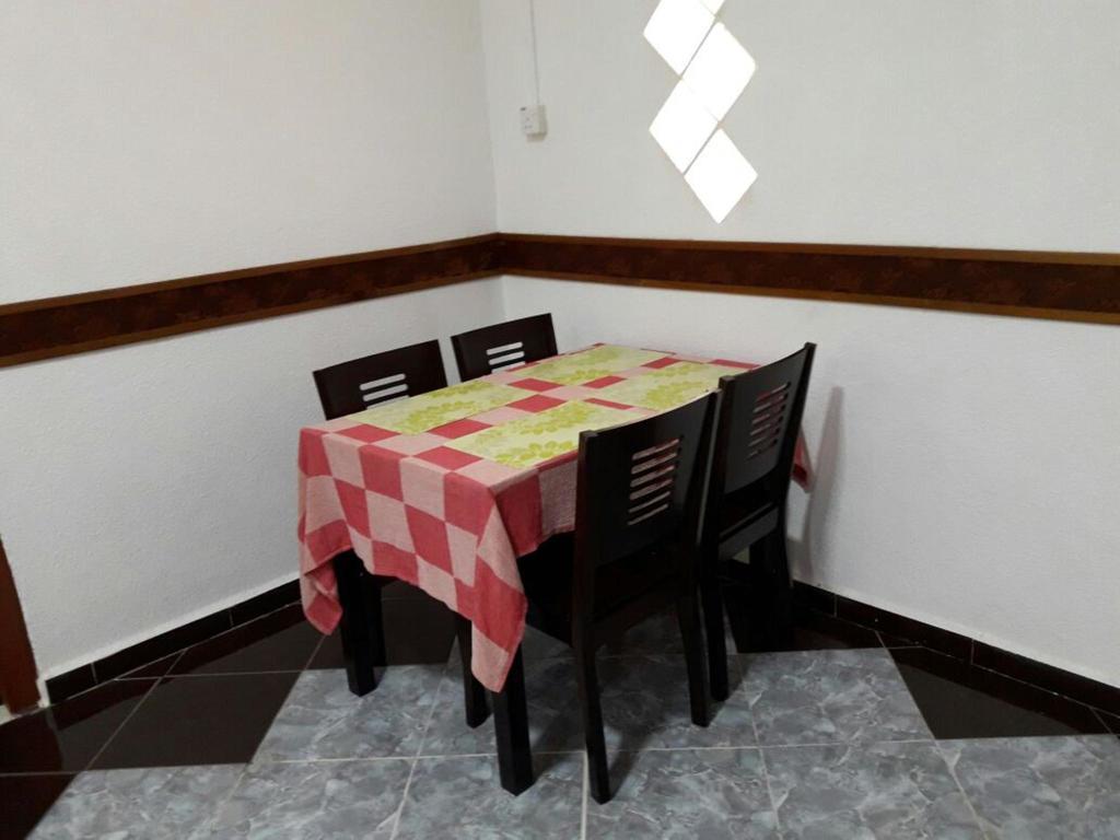 Nur Muslim Homestay At Кота Бару Екстериор снимка