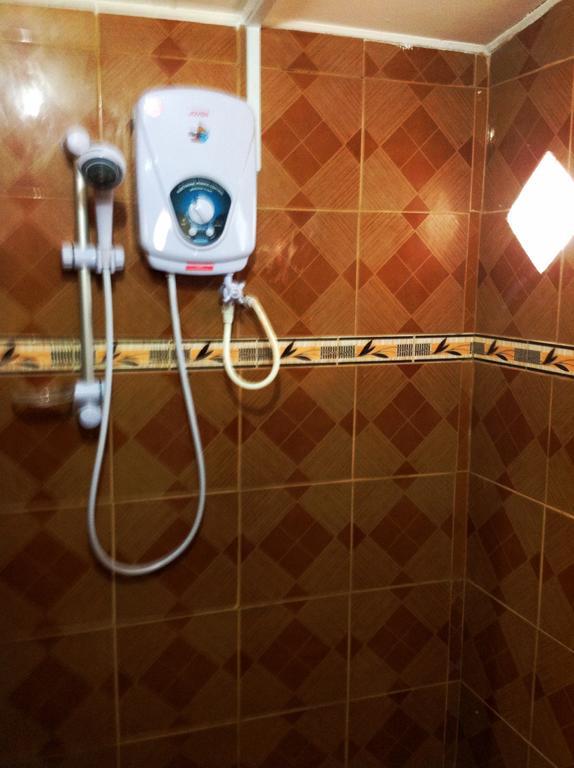 Nur Muslim Homestay At Кота Бару Екстериор снимка