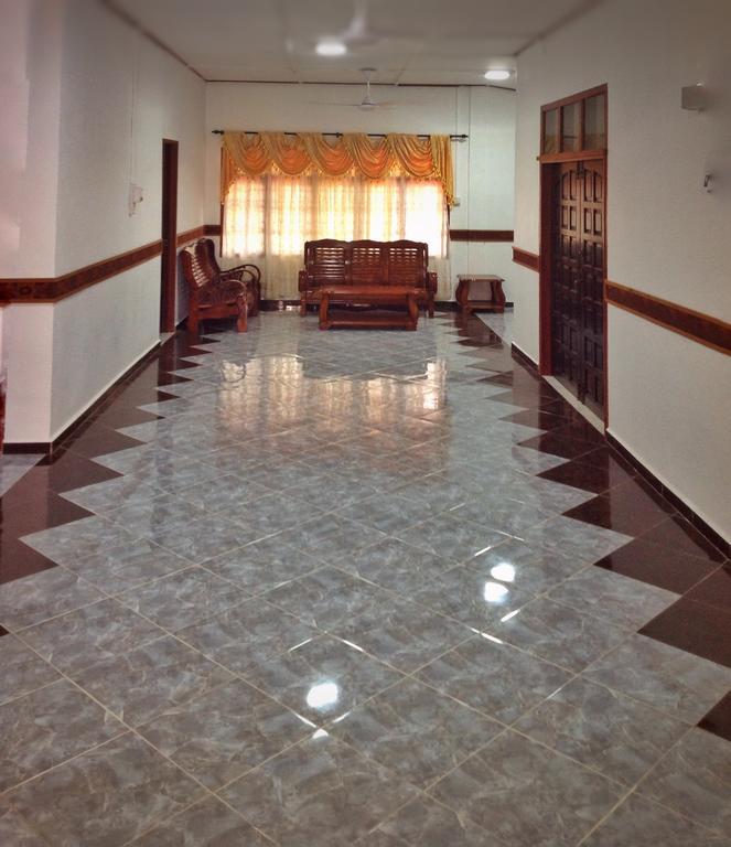 Nur Muslim Homestay At Кота Бару Екстериор снимка